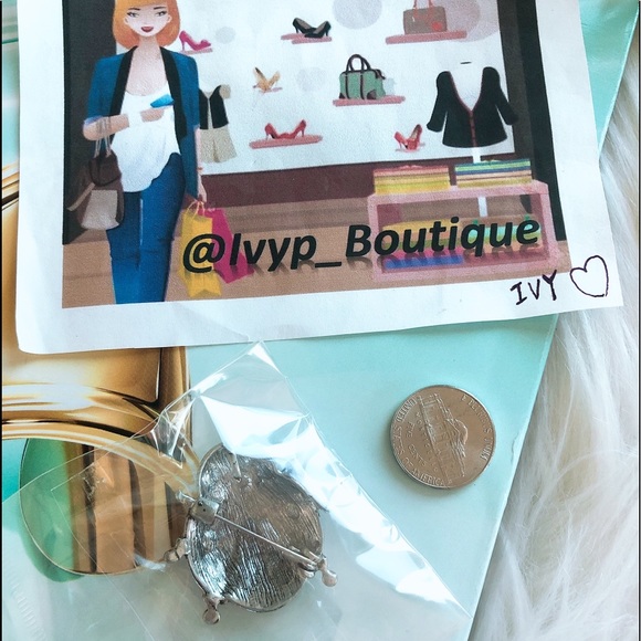 Lady Bug Brooch - Picture 6 of 6